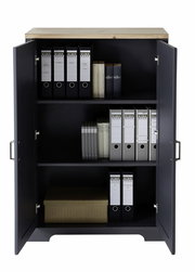 Offener Aktenschrank mit zwei Türen, gefüllt mit Ordnern und Büchern, aus der Frontalperspektive.