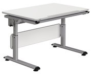 Moderner höhenverstellbarer Schreibtisch in seitlicher Perspektive mit weißer Tischplatte und grauem Gestell.