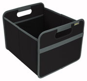 Schwarze Faltbox M mit grauen Griffen, seitliche Perspektive