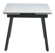 Moderner Esstisch mit weißer Tischplatte und schwarzen Beinen, Frontalansicht.