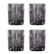 Vier Whiskybecher aus Kristallglas mit elegantem Schliffmuster, frontal abgebildet.