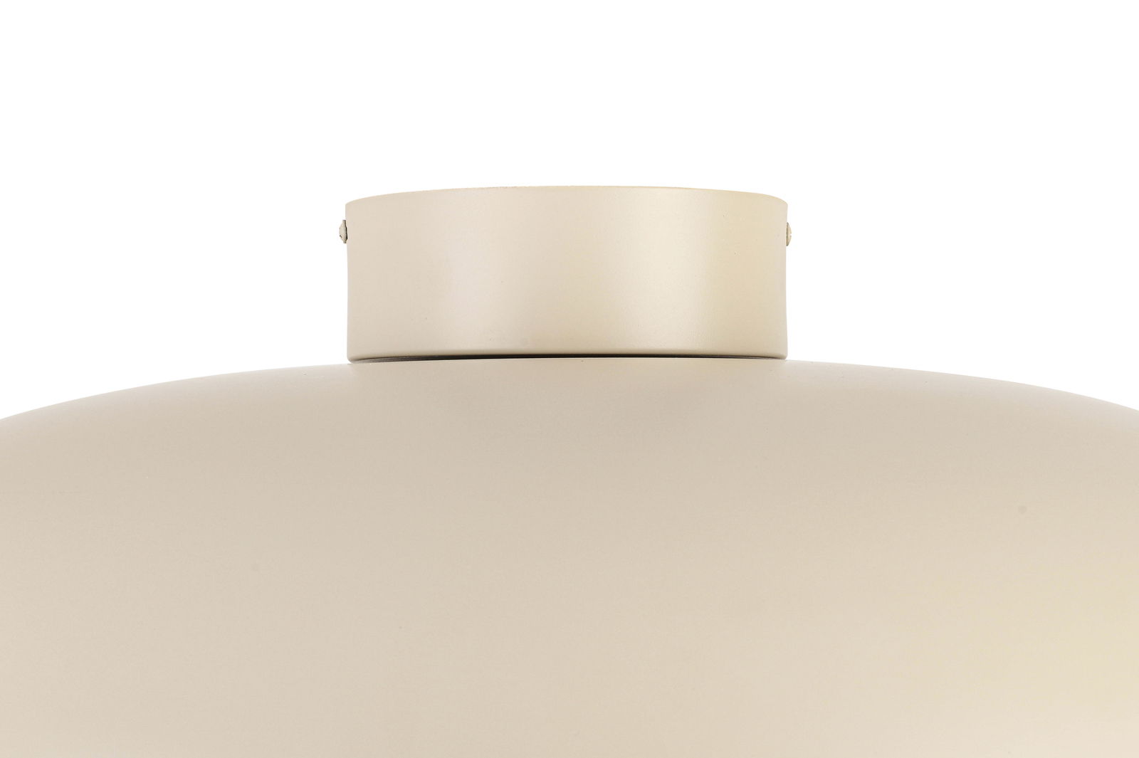 Nahaufnahme einer LED-Deckenleuchte in beige, von unten betrachtet.