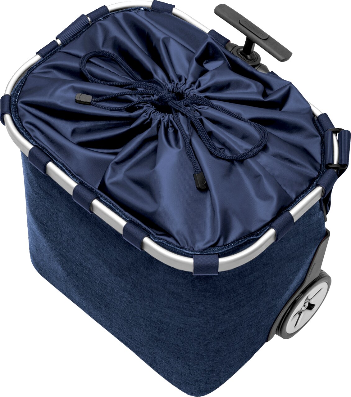 Donkerblauwe boodschappentrolley met stoffen tas, aluminium frame en trekkoordsluiting, schuin van bovenaf gefotografeerd vanuit zijaanzicht