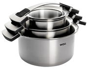 Stapelbares Topfset aus Edelstahl, 6-teilig, mit seitlicher Perspektive auf die Töpfe und Deckel.