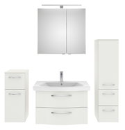 Moderner Badblock in Weiß mit Spiegelschrank, Waschbeckenunterschrank und zwei Hochschränken, frontal abgebildet.