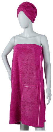 Mannequin in einem fuchsiafarbenen Wellness-Set mit Handtuch und Turban, Vorderansicht