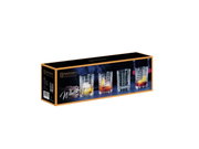 Verpackung eines Whiskyglas Sets mit vier quadratischen Gläsern, seitliche Perspektive