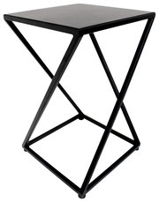 Moderner schwarzer Beistelltisch mit geometrischem Metallgestell, seitliche Perspektive