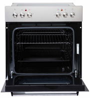 Ein moderner Backofen mit geöffneter Tür, frontal fotografiert, zeigt die Bedienelemente und das Innere mit zwei Rosten.