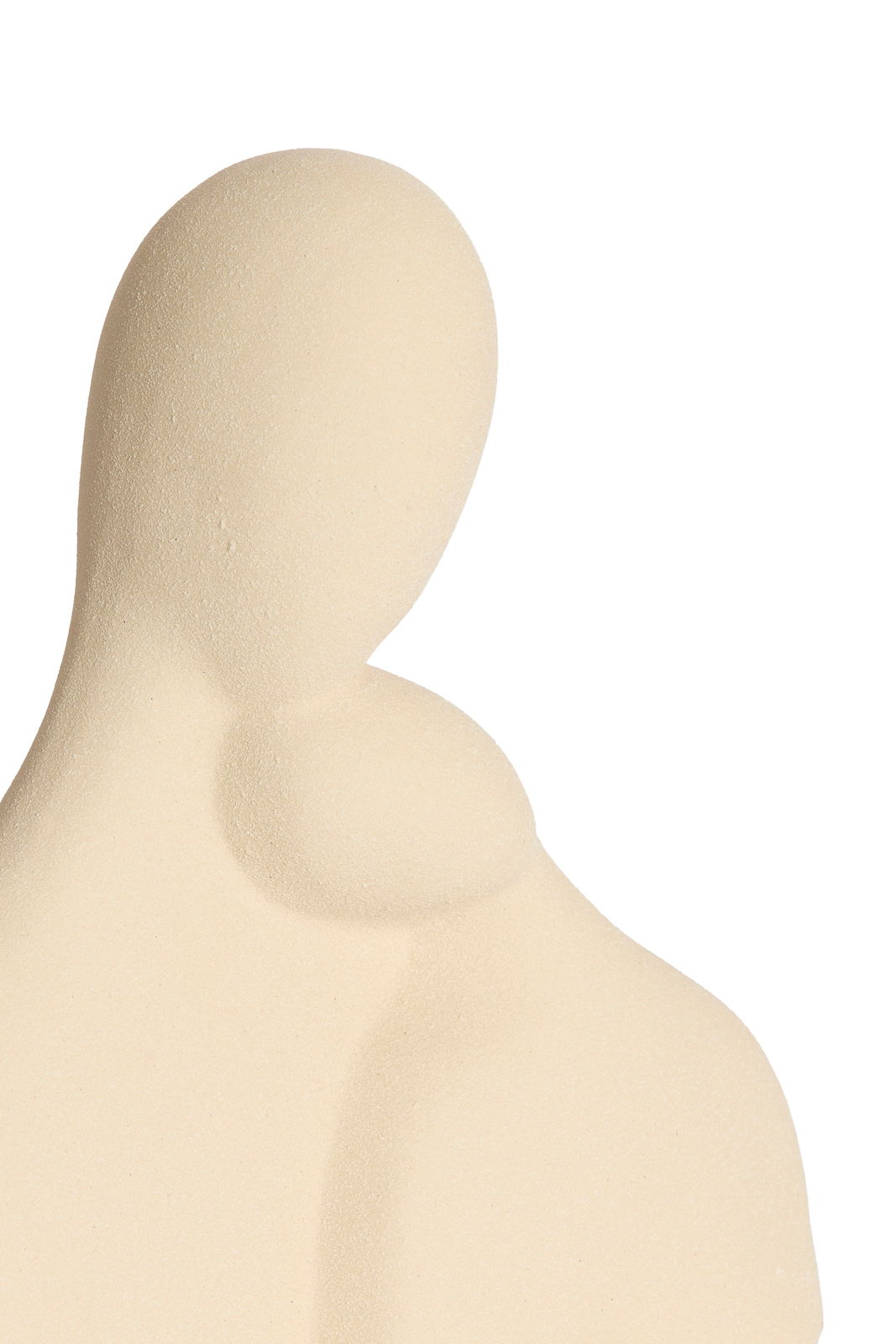 Abstrakte Skulptur aus hellem Material, seitliche Perspektive