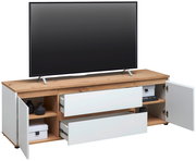 TV-Lowboard aus Holz mit weißem Finish, zwei offenen Schubladen und zwei offenen Türen, frontal betrachtet.