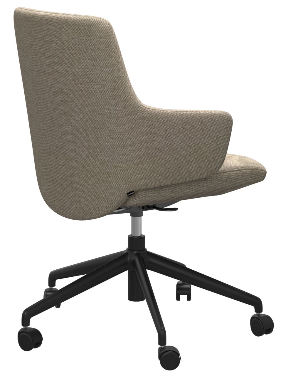 Achterkant van een moderne thuiskantoorfauteuil met beige stoffen bekleding en een zwart draaipootstel op wieltjes.