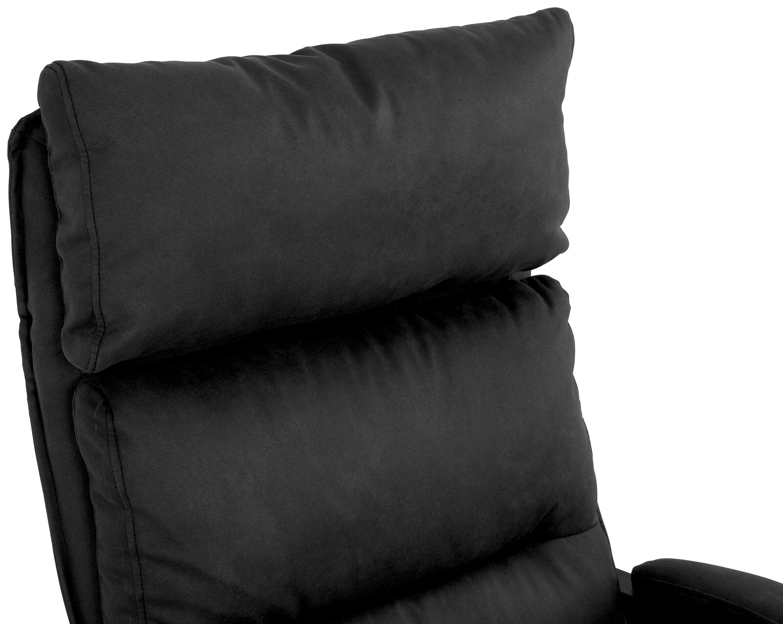 Nahaufnahme eines schwarzen Chefsessels mit gepolsterter Rückenlehne und Kopfstütze, seitliche Perspektive