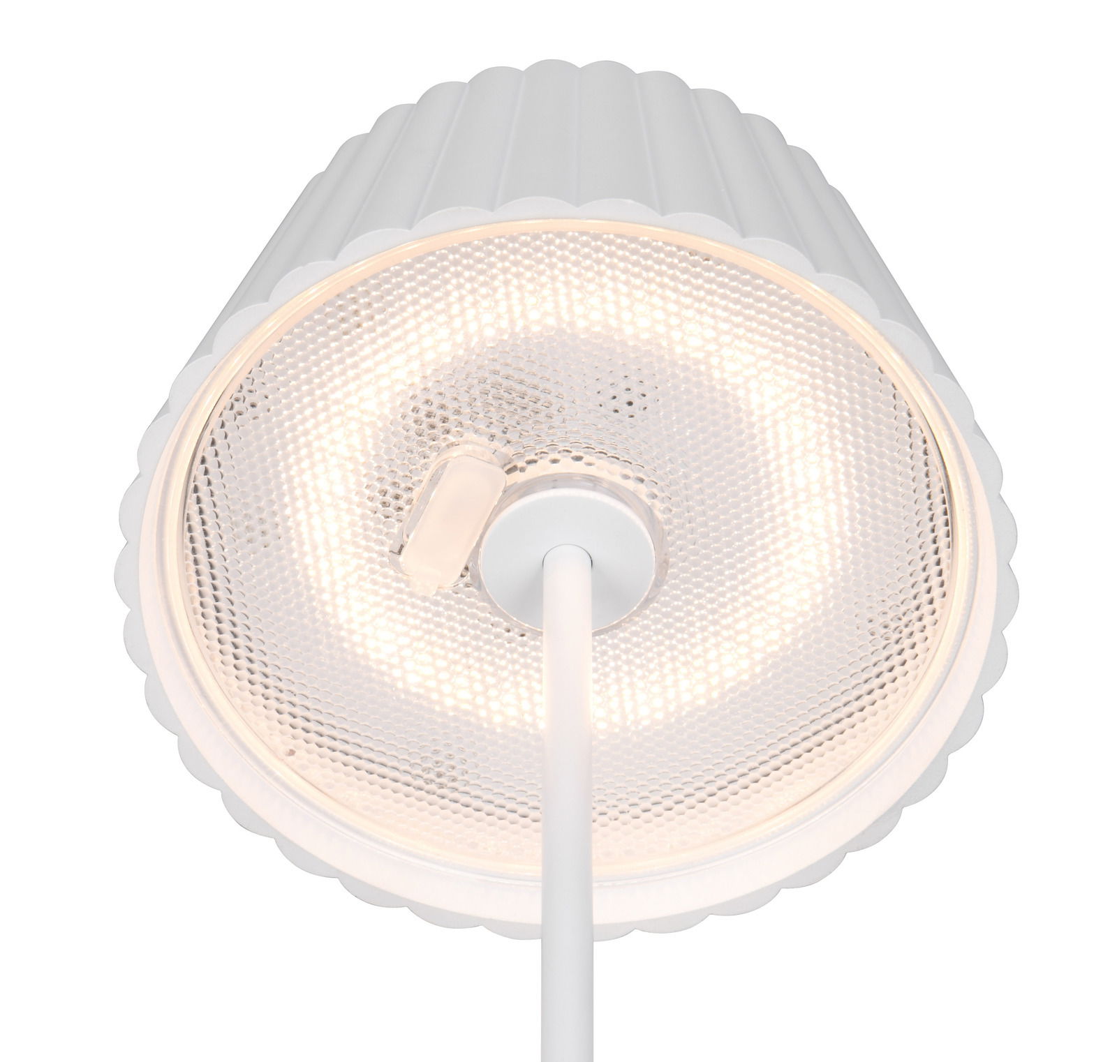 Nahaufnahme der Unterseite einer weißen Akku-Stehleuchte SUAREZ mit leuchtendem LED-Ring, von unten betrachtet.