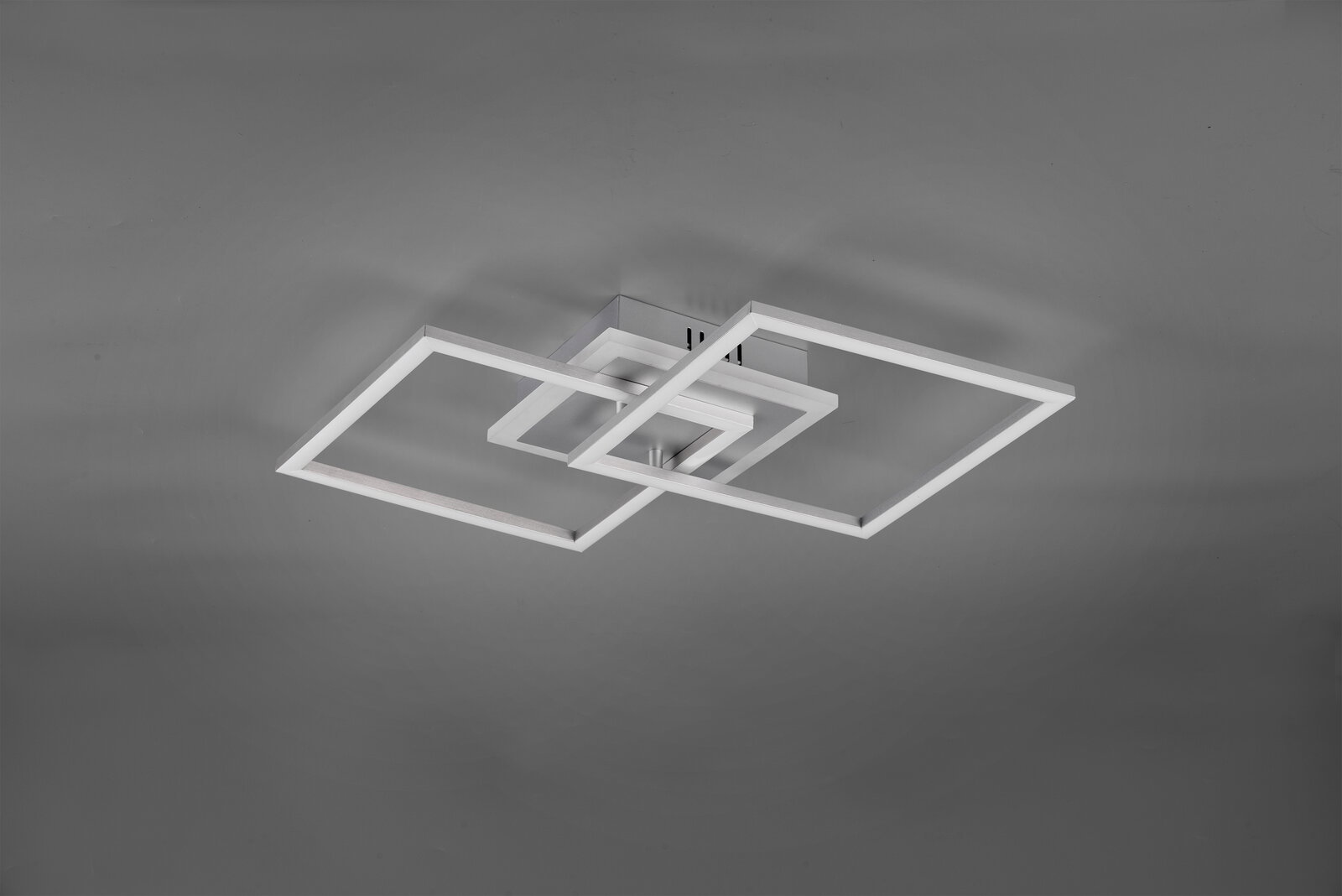 Moderne LED-Deckenleuchte mit zwei überlappenden quadratischen Rahmen, seitliche Perspektive