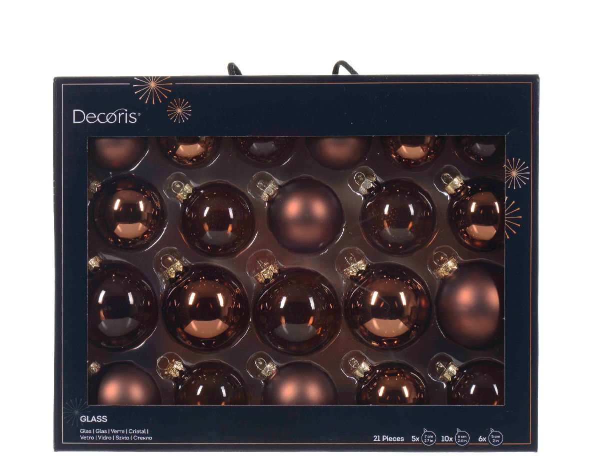 Vorderansicht einer Schachtel mit 21 gläsernen Weihnachtskugeln in verschiedenen Größen und einem glänzenden, bronzefarbenen Finish.