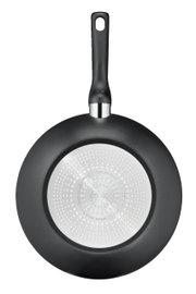 Wokpfanne Titanium 28 cm, Ansicht von unten mit schwarzem Griff und silbernem Boden mit Thermo-Fusion Plus Technologie.