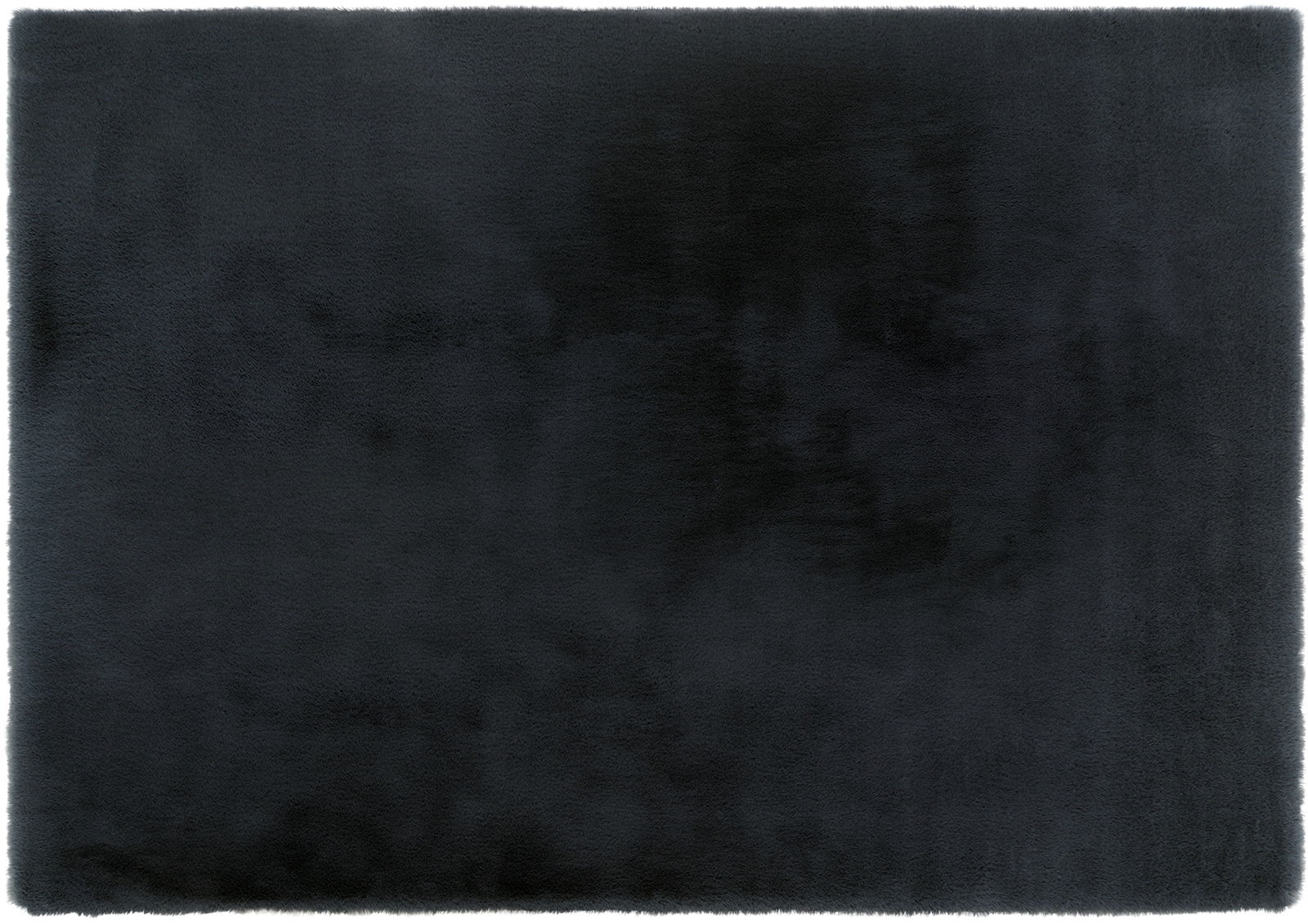 Schwarzer Fellteppich in rechteckiger Form, Draufsicht
