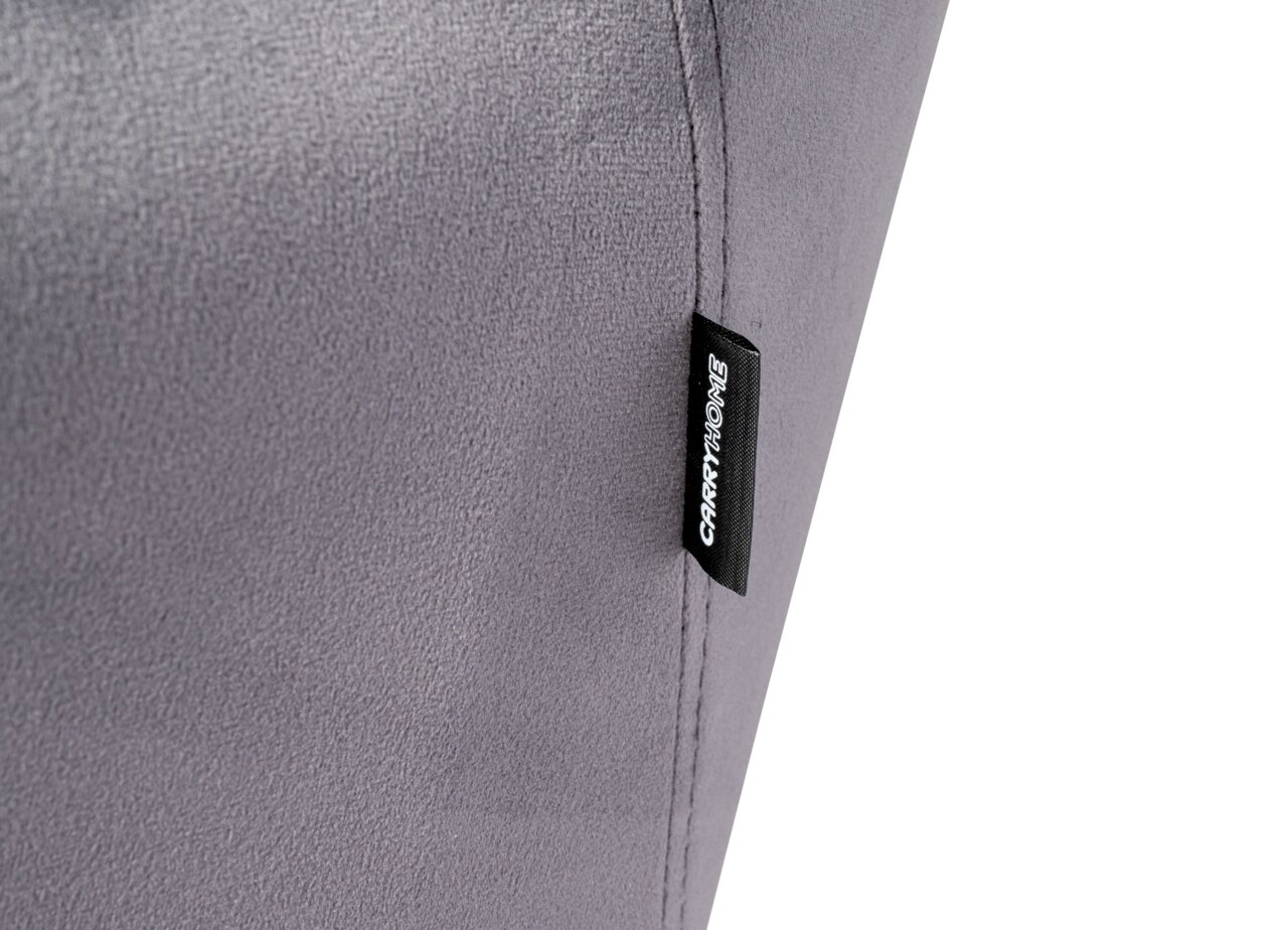 Nahaufnahme eines grauen Drehstuhls mit einem schwarzen Etikett der Marke CARRYHOME an der Seite.