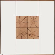 Frontansicht eines modernen Highboards mit weißen Türen und dekorativen Holzelementen in der Mitte.