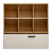 Frontale Ansicht eines Bücherregals mit sechs offenen Fächern und einer großen Schublade unten, Holzoptik.