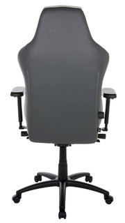 Rückansicht eines grauen Gaming-Stuhls mit Armlehnen und Rollen