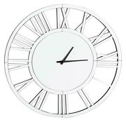 Moderne Wanduhr mit römischen Ziffern und schwarzem Zeiger, Frontalansicht