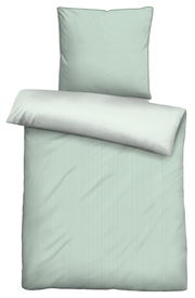 Bettwäsche-Set in hellem Grün, bestehend aus einem Kissenbezug und einem Deckenbezug, aus der Vogelperspektive fotografiert.