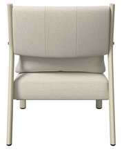 Frontansicht eines modernen Gartenstuhls mit beigem Polster und hellem Gestell.