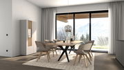 Moderner Esstisch mit Holzplatte und schwarzem X-förmigem Gestell, umgeben von gepolsterten Stühlen in einem hellen Raum mit Blick auf die Berge.