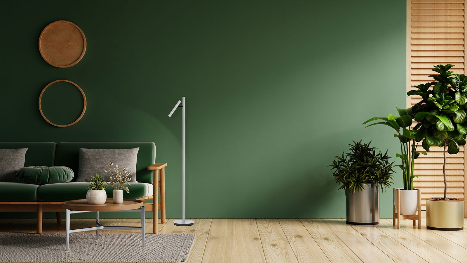 Moderne LED-Steh- und Leseleuchte in einem stilvollen Wohnzimmer mit grüner Wand und Holzboden, seitliche Perspektive.
