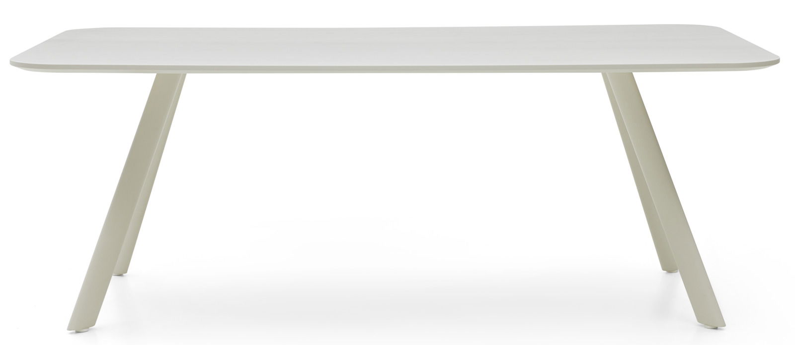 Moderner weißer Esstisch mit schrägen Beinen, frontal betrachtet