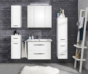 Moderner Spiegelschrank 80 cm in einem stilvollen Badezimmer, frontal betrachtet, mit weißen Schränken und grauer Wand.