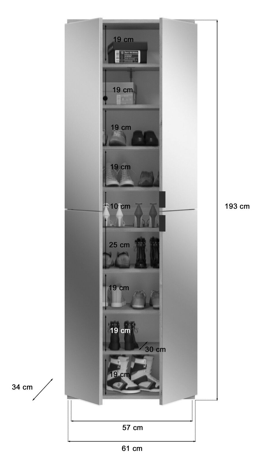 Frontale Ansicht eines hohen, schmalen Garderobenschranks mit mehreren Fächern, gefüllt mit Schuhen und Boxen. Der Schrank hat geöffnete Türen und zeigt die Innenaufteilung mit verschiedenen Höhen der Fächer.
