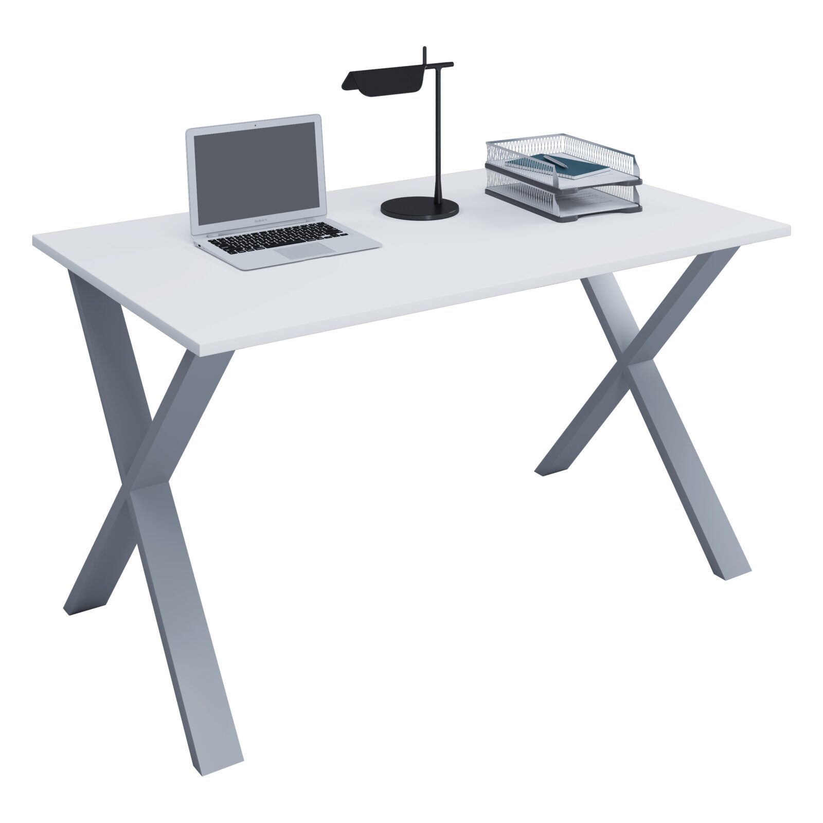 Moderner Schreibtisch mit weißer Tischplatte und grauen X-Beinen, darauf Laptop, schwarze Tischlampe und zweistöckiger Metall-Papierablage; Ansicht schräg von vorne