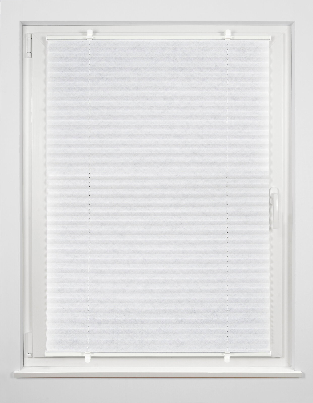 Plissee gefädelt 90x130cm in weiß, frontal am Fenster montiert