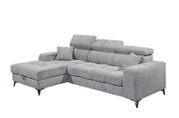 Graues Ecksofa mit verstellbaren Kopfstützen und Kissen, Perspektive von vorne links