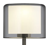 Nahaufnahme der LED-Tischleuchte KLARA mit modernem, zylindrischem Design und sanftem Licht.