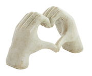 Zwei Hände aus Keramik formen ein Herz, seitliche Perspektive