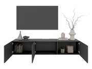 Vooraanzicht van een modern hangend tv-meubel in donkergrijs met open deuren, versierd met vazen, boeken en een kunstobject.