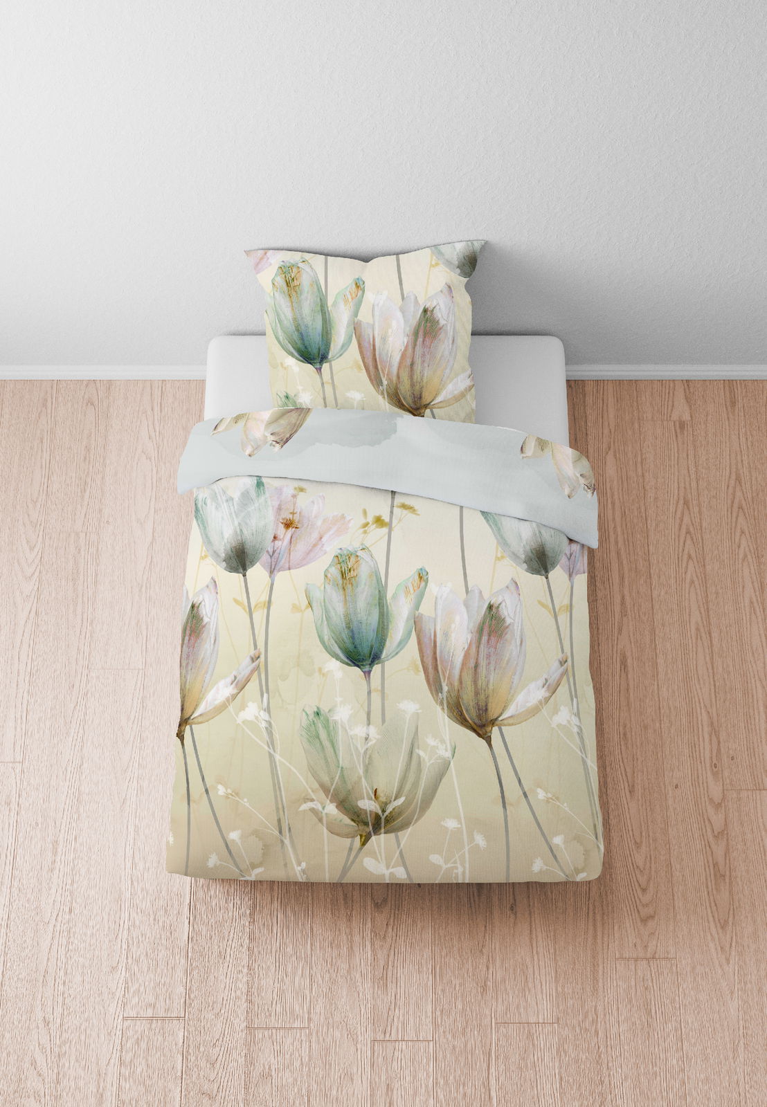 Biberna Bettwäsche Bettwäsche-Set 135x200cm mit floralem Muster in Pastellfarben, aus der Vogelperspektive fotografiert.