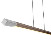 Moderne LED-Pendelleuchte in seitlicher Perspektive mit schlankem, rechteckigem Design und Holzoptik.