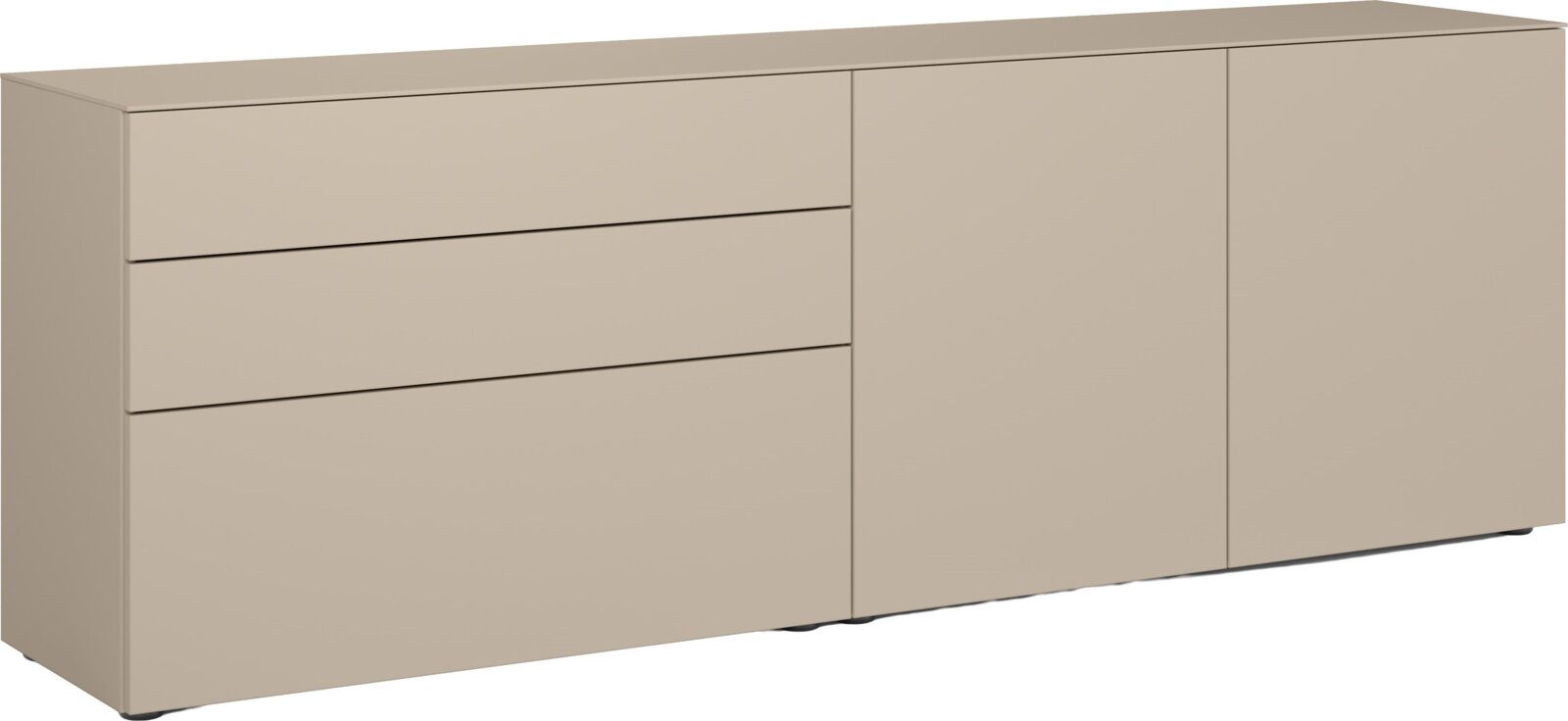 Beiges Sideboard mit drei Schubladen links und zwei Türen rechts, minimalistisch und grifflos, in schräger Frontansicht von links