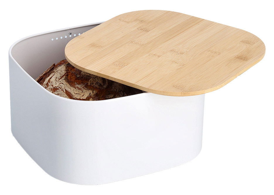 Moderner Brotkasten mit weißem Korpus und Bambusdeckel, teilweise geöffnet, mit einem Laib Brot im Inneren, seitliche Perspektive