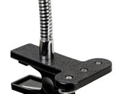 Nahaufnahme einer LED-Klemmleuchte mit flexiblem Hals und stabiler Klemme.