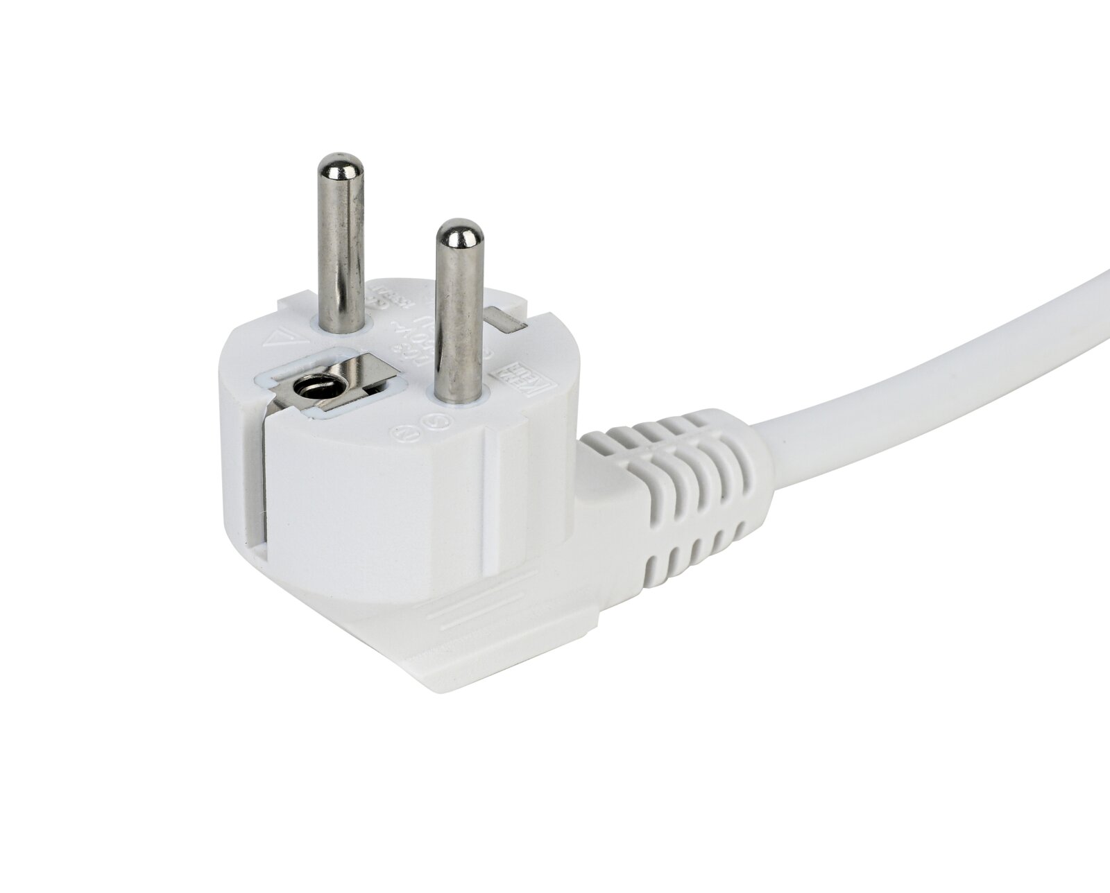 Nahaufnahme eines weißen Steckers mit zwei Metallstiften und einem Kabel, seitliche Perspektive