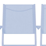 Vorderansicht eines modernen, dunkelgrauen Stapelsessels mit schlichtem Design.