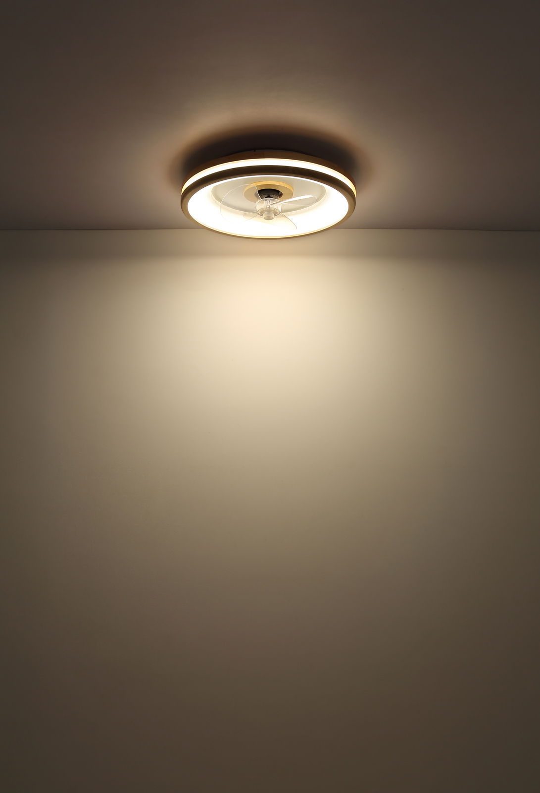 Deckenventilator Globo Lighting GATIAN mit Beleuchtung, von unten betrachtet