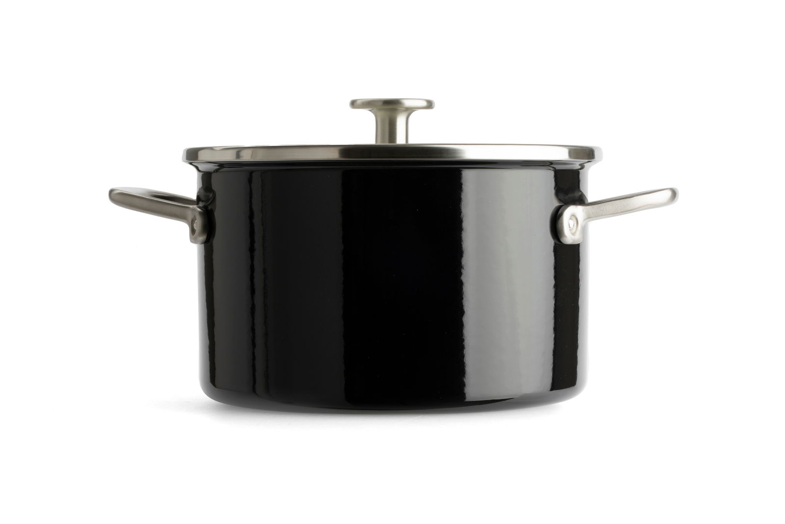 Schwarzer Topf mit Deckel und zwei Griffen, seitliche Perspektive