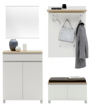Garderoben-Set 5-tlg. in moderner Perspektive, bestehend aus einem weißen Schrank mit Holzoberfläche, einer Wandgarderobe mit Haken und Ablage, sowie einer Sitzbank mit Stauraum.